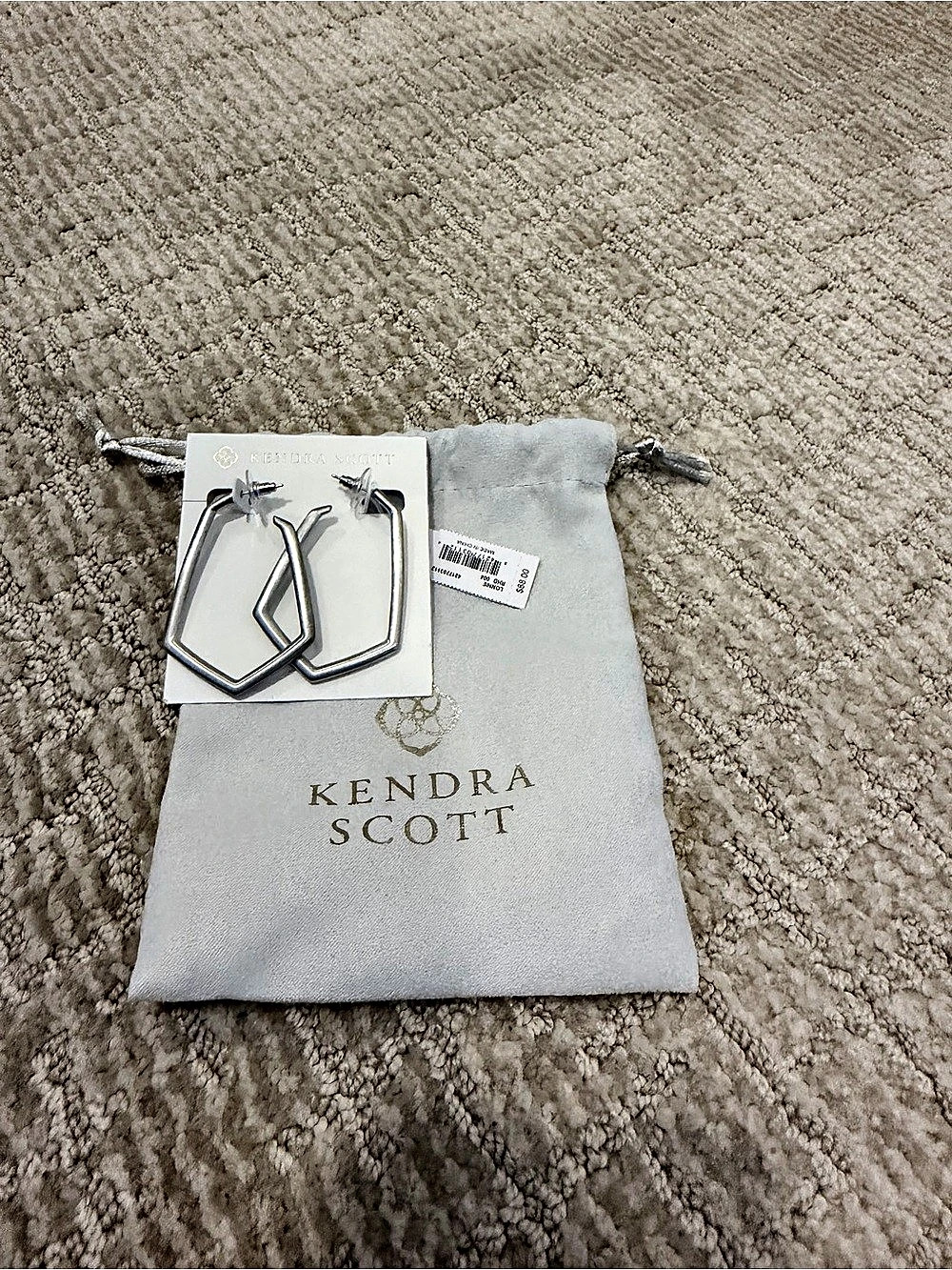 NWT Kendra Scott Lonnie Hoops